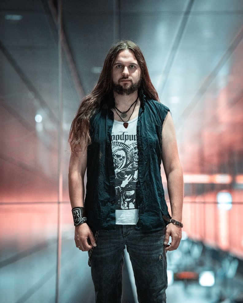 Florian Kunde - Guitar/Vocals